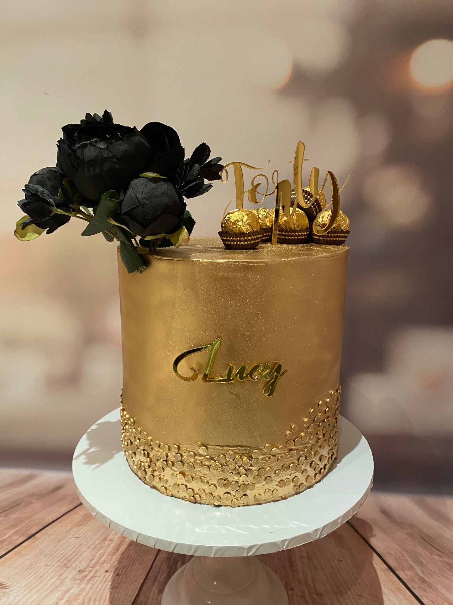 Gold and sequins cake