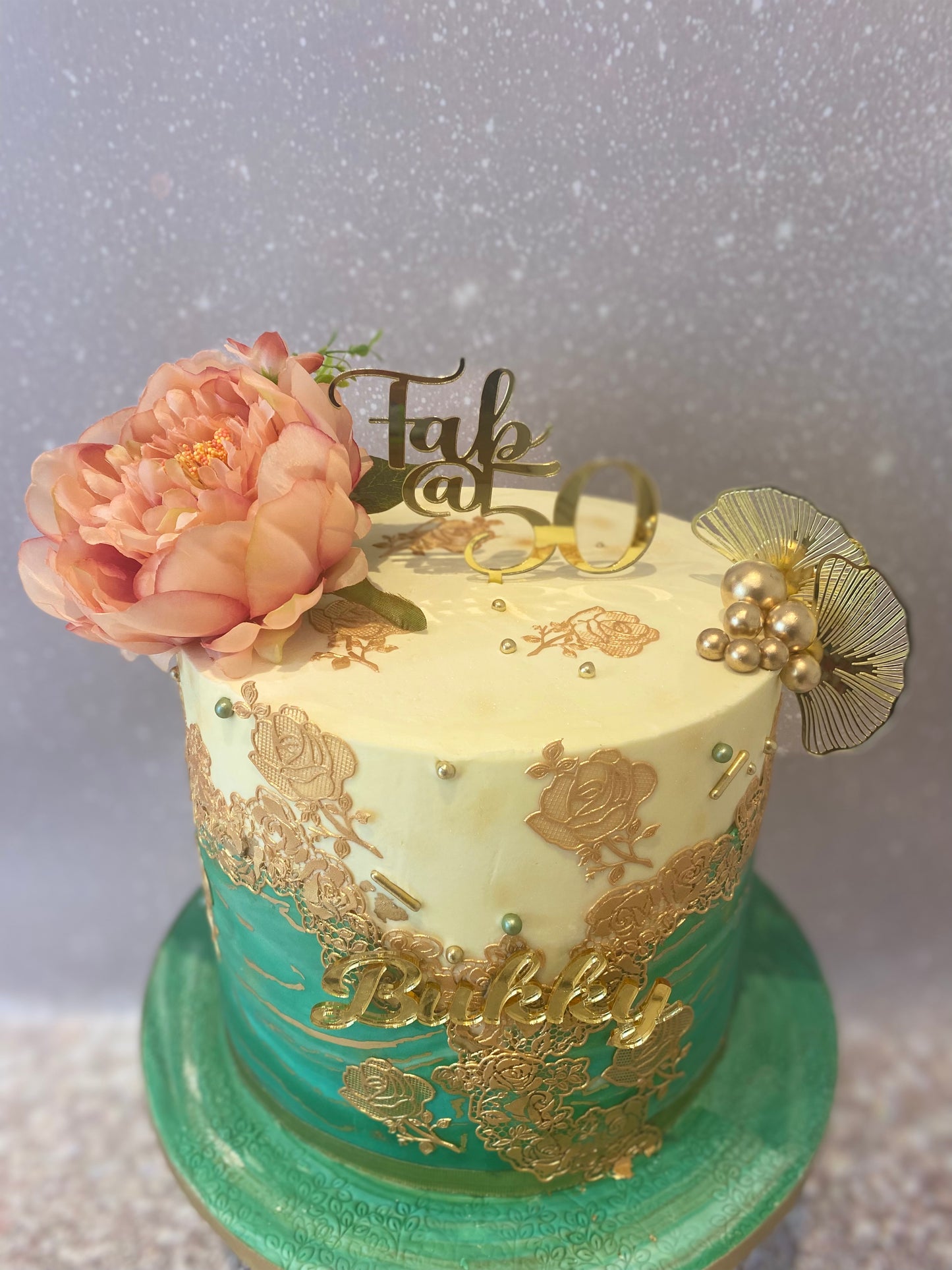 Green and gold lace roses cake