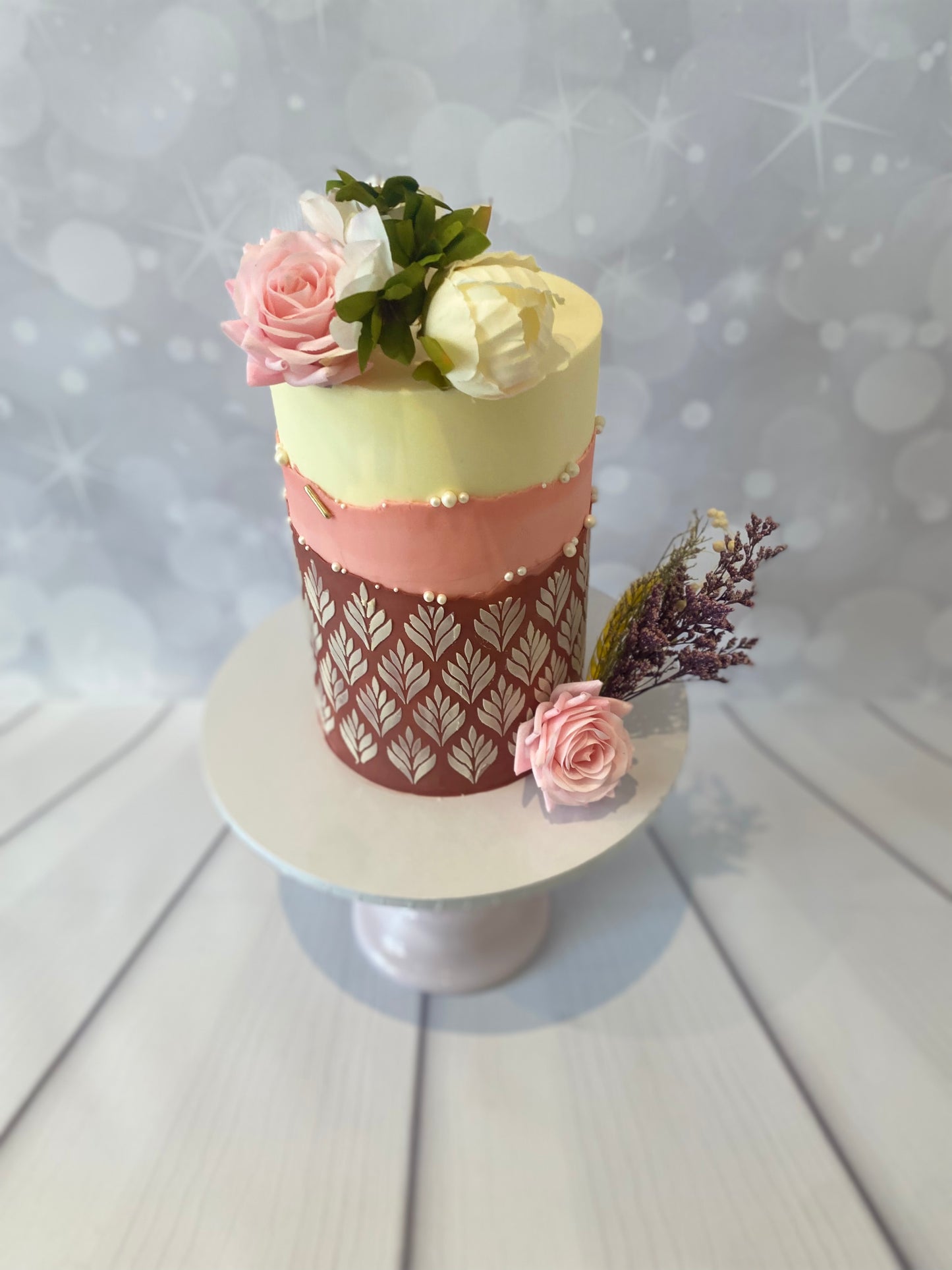 Aubergine and pine ombré stencil cake