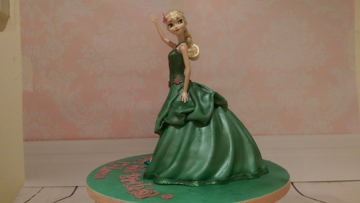 Green Elsa doll cake